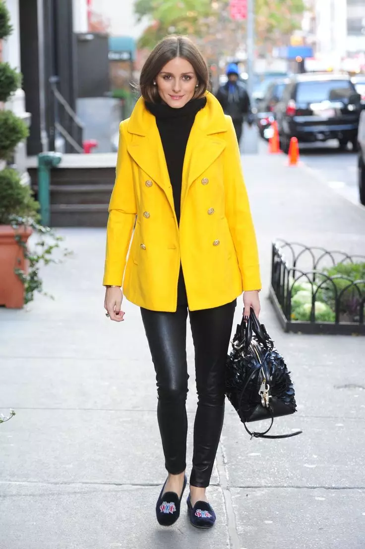 Žuta kaput 2021 (123 fotografija): Šta da obučem, šta šal u formi, moderan kaput, torbu do žute kaput, pribor, svijetlo žuta 536_35