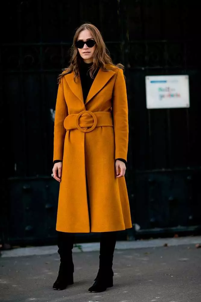 Žuta kaput 2021 (123 fotografija): Šta da obučem, šta šal u formi, moderan kaput, torbu do žute kaput, pribor, svijetlo žuta 536_68