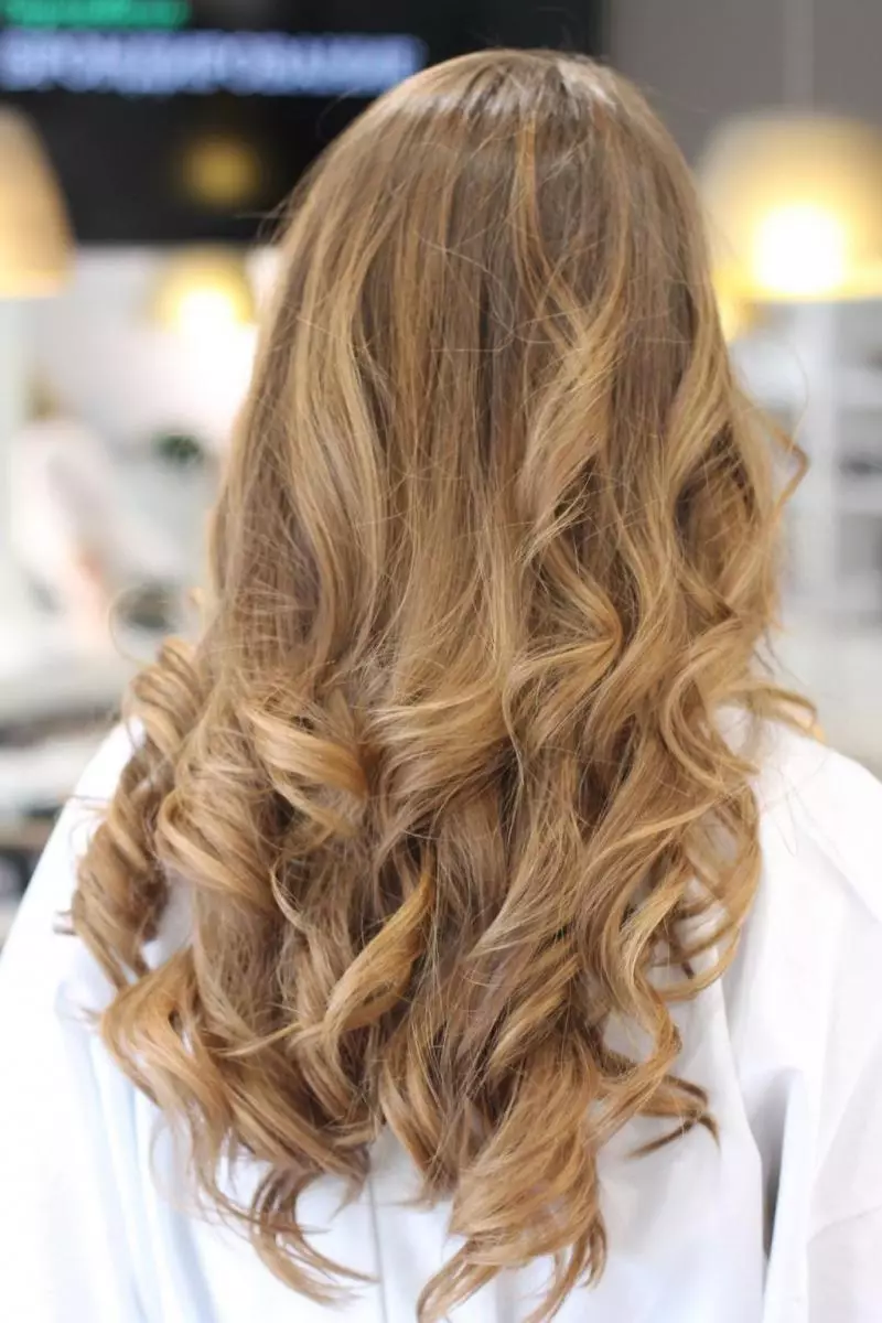 Fusión por un largo cabello rubio (20 fotos): Varias opciones para el pelo liso y rizado 5387_8