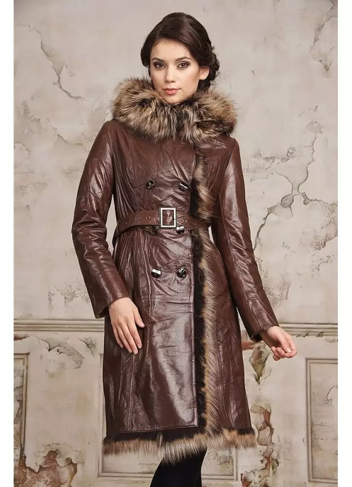 Θηλυκό δερμάτινο παλτό (130 φωτογραφίες): μονωμένο, με δερμάτινα ένθετα, σακάκι παλτό, με αυτό που φοράει, με κουκούλα, καπιτονία, μακρύς 539_102
