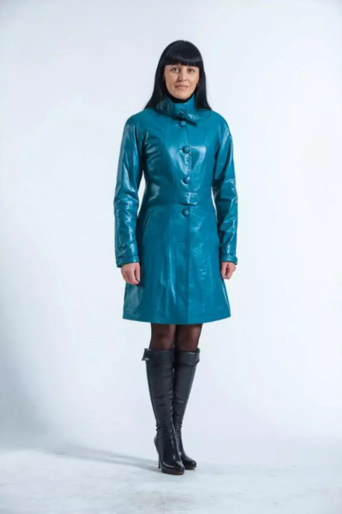 Θηλυκό δερμάτινο παλτό (130 φωτογραφίες): μονωμένο, με δερμάτινα ένθετα, σακάκι παλτό, με αυτό που φοράει, με κουκούλα, καπιτονία, μακρύς 539_82
