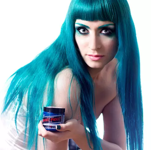 Pintura de cabelo azul: Visão geral de tintas de cabelo resistentes com blow azul, de azul claro a tons preto e azul 5402_5