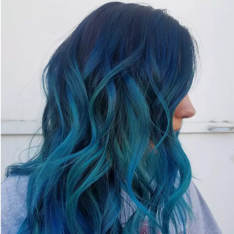 Sininen hiukset Paint: Yleiskatsaus kestävistä hiusmaaleista sinisellä Tump, vaaleansinisestä mustalle ja sinisille 5402_7