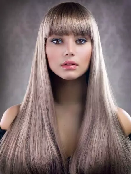 Entwurf der Haarfarbe (38 Fotos): Haarschirm vor und nach Färbung, leichte und mittelbraune, kalte und goldene blonde Farben, natürliche Farbtöne 5417_37