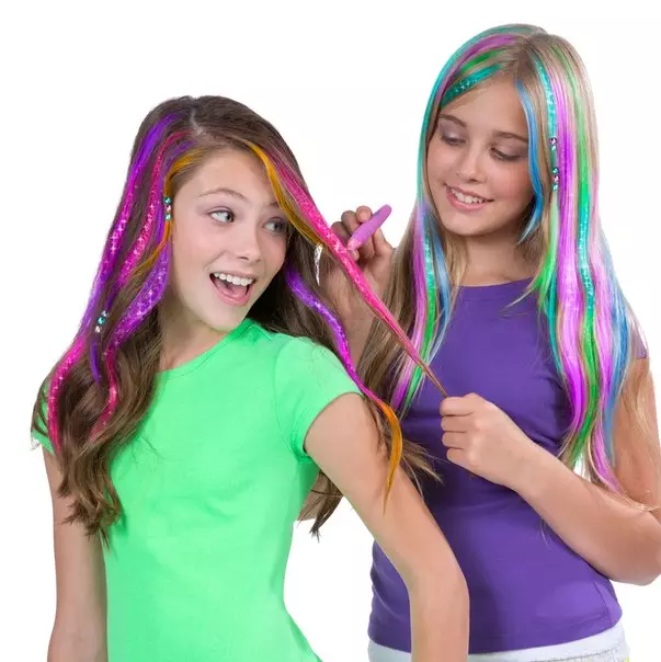 Vernice per capelli per bambini: come scegliere un bagno con acqua e come applicare il set di colori per capelli? 5456_11