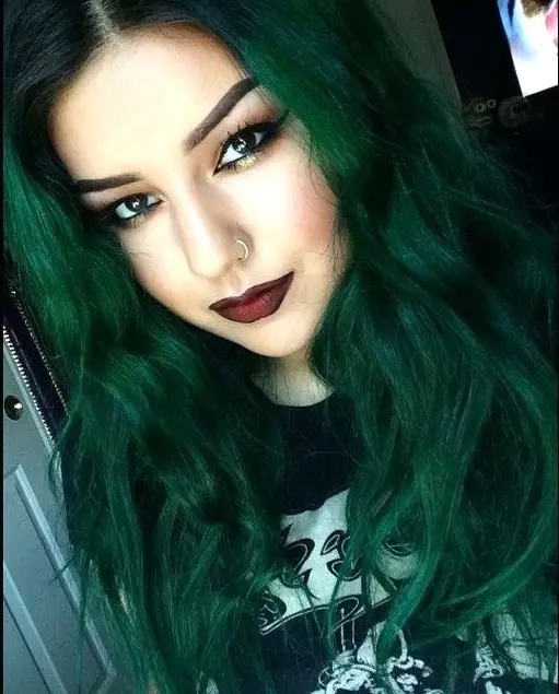 Green hair paint: Choosing persistent paints with green pigment. How to bring green paint with dark and light hair? 5469_26