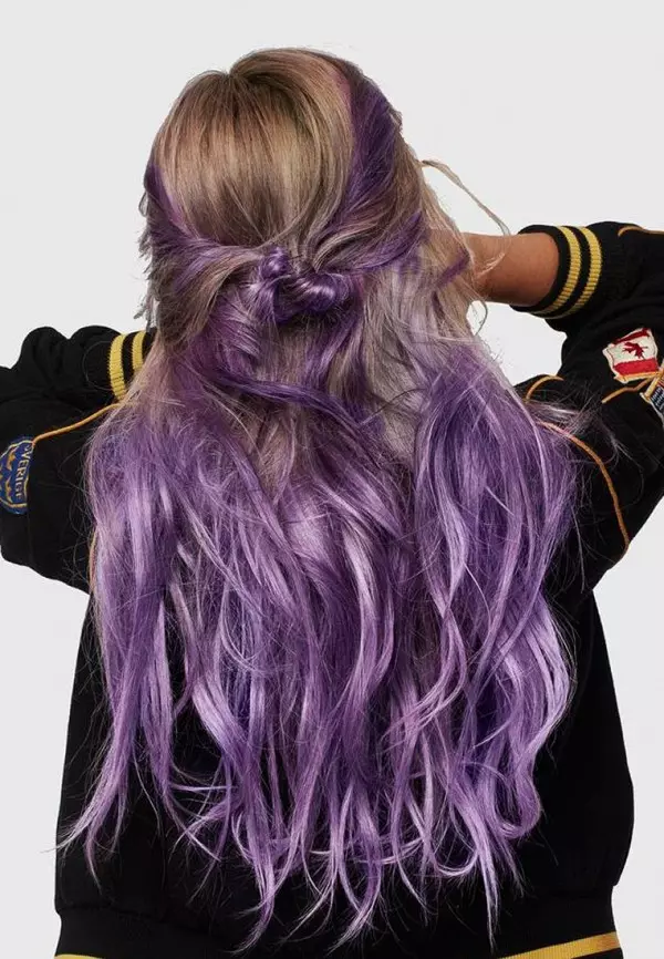 Purple Hair Paint (40 φωτογραφίες): Καφέ και φωτεινά μωβ αποχρώσεις, επαγγελματική βαφή μοβ χρώμα σε σκούρα μαλλιά, σχόλια 5475_12