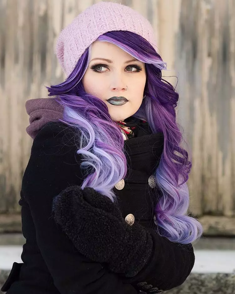 Lila Haarfarbe (40 Fotos): Braune und helle lila Tönungen, Professionelle Farbe lila Farbe auf dunklen Haaren, Bewertungen 5475_20
