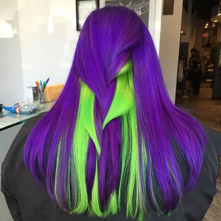 ခရမ်းရောင်ဆံပင်ဆေးသုတ်ခြင်း (40)) - အညိုရောင်နှင့်တောက်ပသောခရမ်းရောင်အရိပ်, မှောင်မိုက်သောဆံပင်ပေါ်ရှိ Professional Purple အရောင် 5475_22