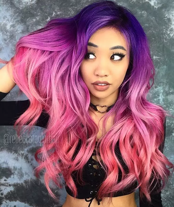 Purple Hair Paint (40 φωτογραφίες): Καφέ και φωτεινά μωβ αποχρώσεις, επαγγελματική βαφή μοβ χρώμα σε σκούρα μαλλιά, σχόλια 5475_26