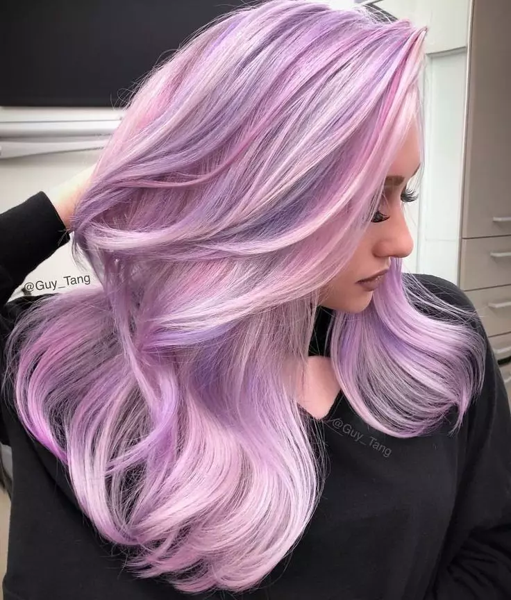 Purple boja za kosu (40 fotografija): smeđe i svijetle ljubičaste nijanse, profesionalna boja ljubičasta boja na tamnoj kosi, recenzije 5475_30