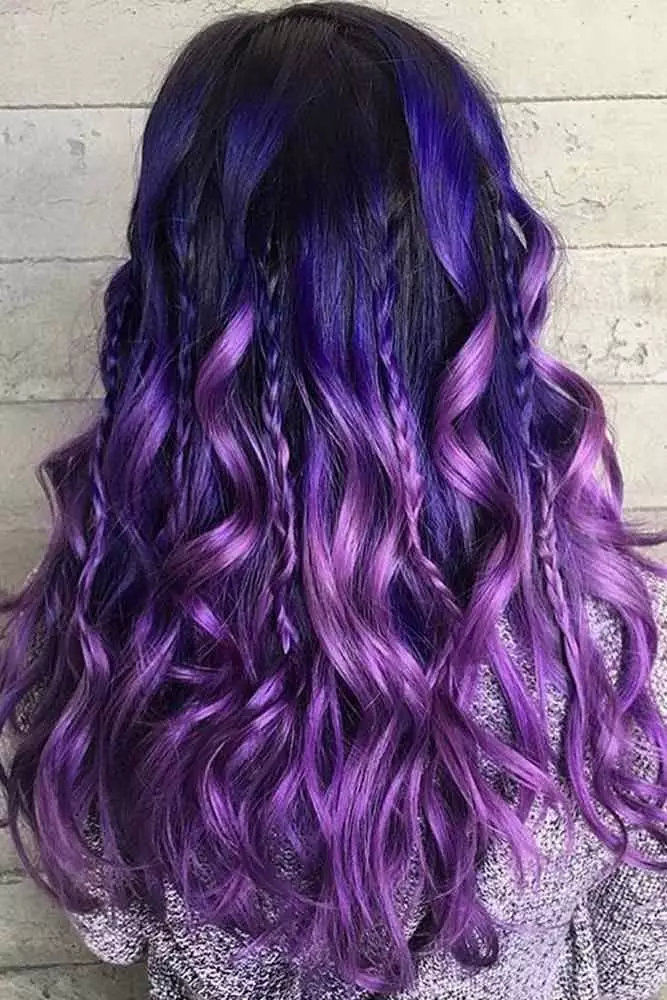 Purple saç boya (40 şəkil): qəhvəyi və parlaq bənövşəyi çalarları, qaranlıq saç professional boya bənövşəyi rəng, icmallar 5475_37