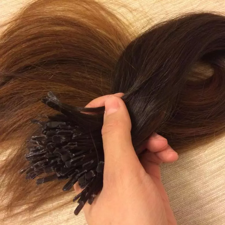 Coidar de un amplo cabelo tras a extensión capsular: como coidar das cápsulas do cabelo? ¿É posible realizar unha corrección de cabelos extensos na casa? 5497_26