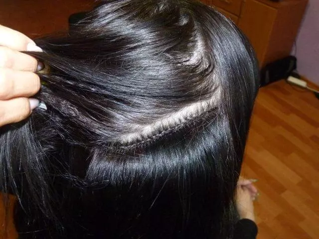 L'extensió de els cabells en un cable flexible de connexió (29 fotos): Característiques d'extensions de cabell amb un mètode de ratolí amb interferència, extensió usant micro-pigtails 5502_16