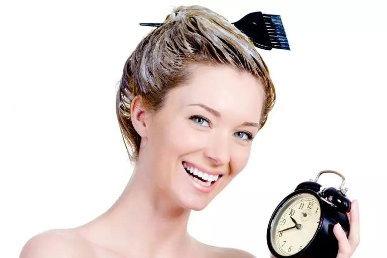 Hur återställer håret efter förlängning? Håråterställning och efterföljande vård, grundläggande förfaranden för behandling av omfattande hår 5504_11