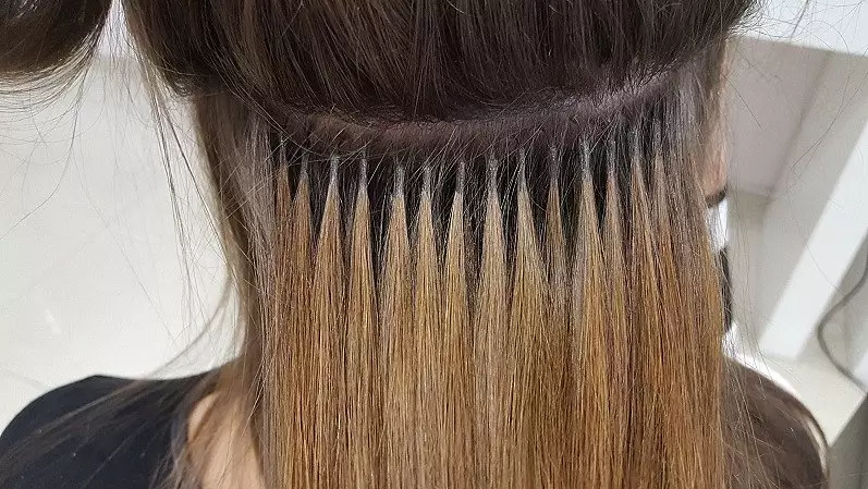 Keratyna do przedłużania włosów (30 zdjęć): specyfika keratyny proszku i kapsułek keratyny. Plusy i minusy włosów obszerne z bio-keratyną. Opinie