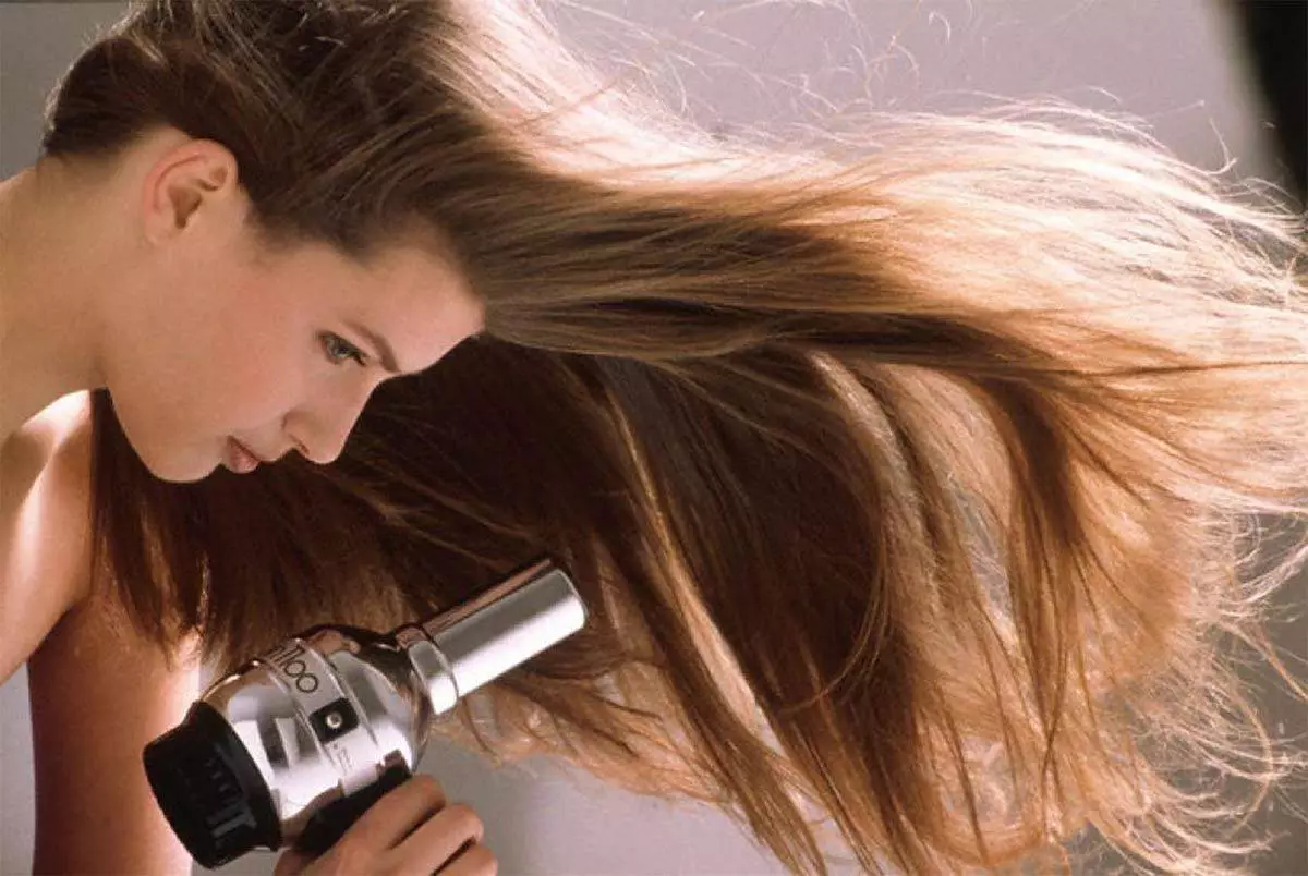 Spanish hair extension: features of the technology of such extension. What is cold buildup? 5528_14