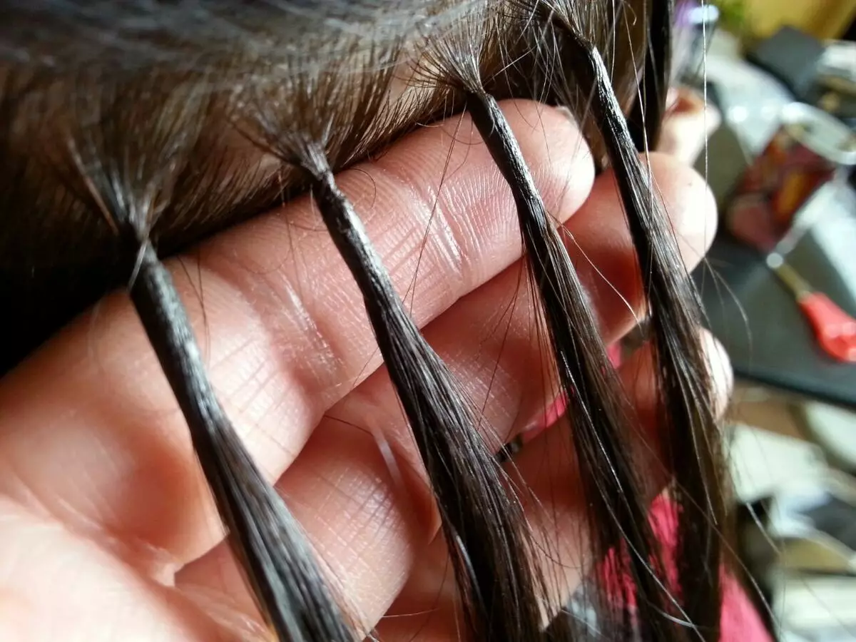 スペインの髪の毛拡張：そのような延長技術の特徴。コールドビルドアップは何ですか？ 5528_5