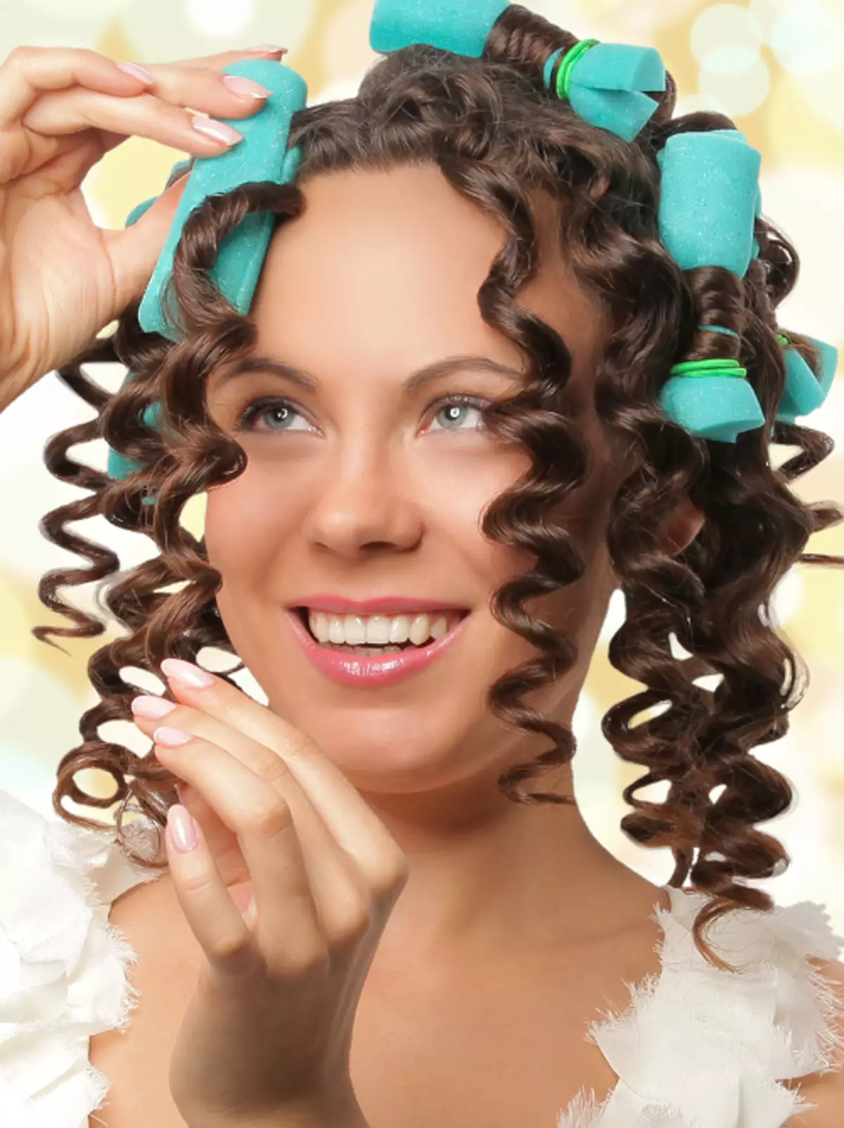 Låse på håret til skuldrene (29 billeder): hvordan man laver smukke krøller og bølger? Eksempler på frisurer. 5532_10