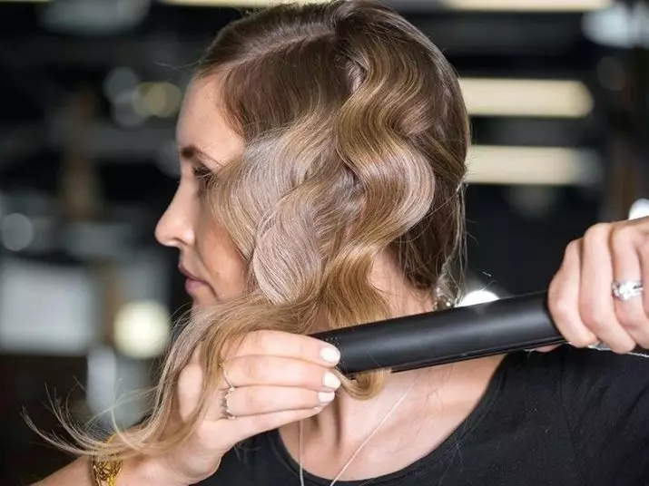 Por el que la plancha sobre el cabello medio (47 fotos): cómo hacer peinados utilizando una plancha o un rizo cónica? Ejemplos de peinados con volumen 5552_29