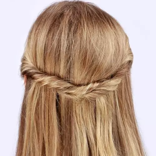 Styling me volum (73 foto): Hairstyles volumetrike për flokë të shkurtër, të mesme dhe të gjatë. Si të bëni vetëm styling çdo ditë? 5566_4