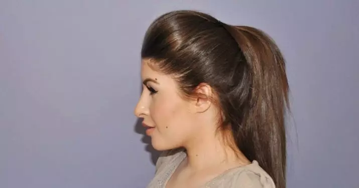 Styling me volum (73 foto): Hairstyles volumetrike për flokë të shkurtër, të mesme dhe të gjatë. Si të bëni vetëm styling çdo ditë? 5566_68