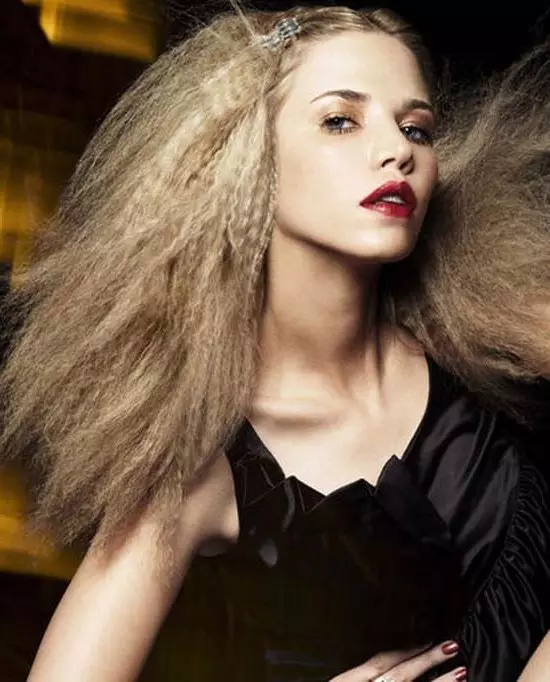 Corrugación (77 fotos): ¿Qué es? ¿Cómo usar una pelusa de corrugación del cabello? ¿Cuánto tiene? Chicas Reviews 5595_14