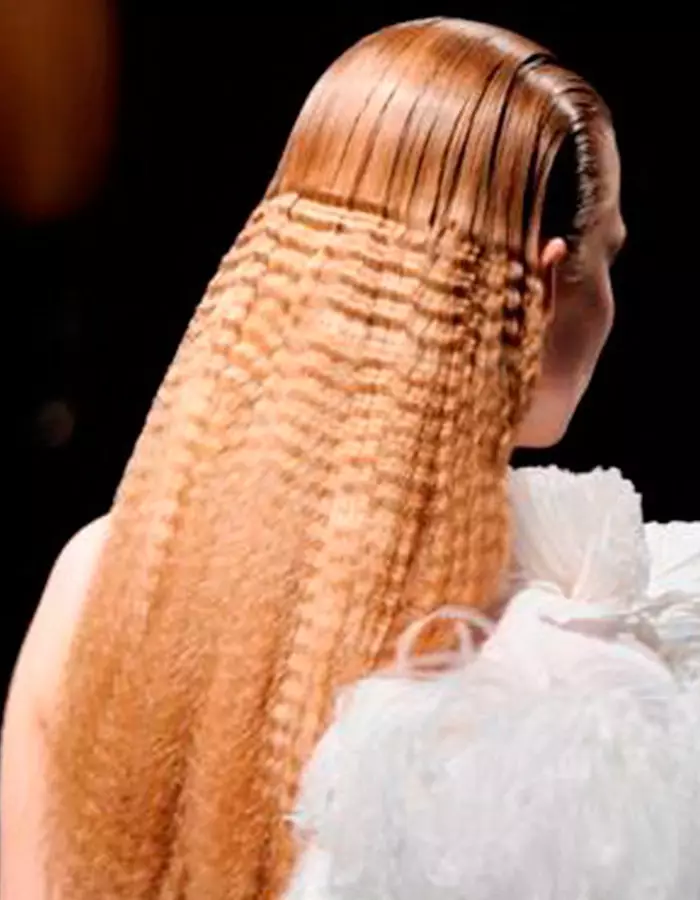 Corrugación (77 fotos): ¿Qué es? ¿Cómo usar una pelusa de corrugación del cabello? ¿Cuánto tiene? Chicas Reviews 5595_26