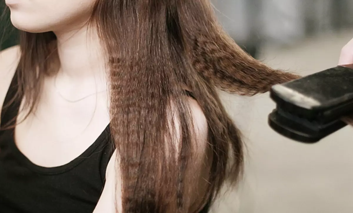 Korata (77 fotografija): Što je to? Kako koristiti corugaciju kose? Koliko to drži? Girls Recenzije 5595_39