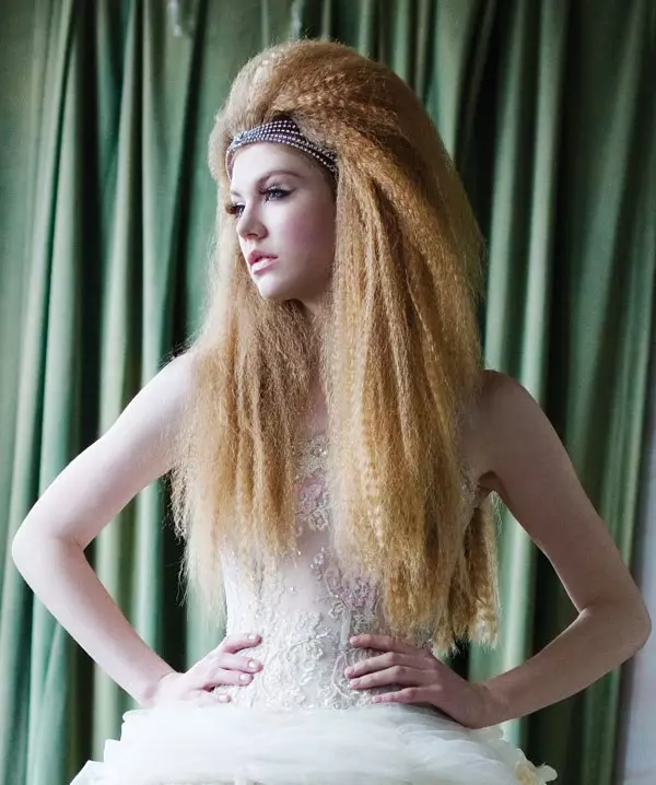 Corrugación (77 fotos): ¿Qué es? ¿Cómo usar una pelusa de corrugación del cabello? ¿Cuánto tiene? Chicas Reviews 5595_7