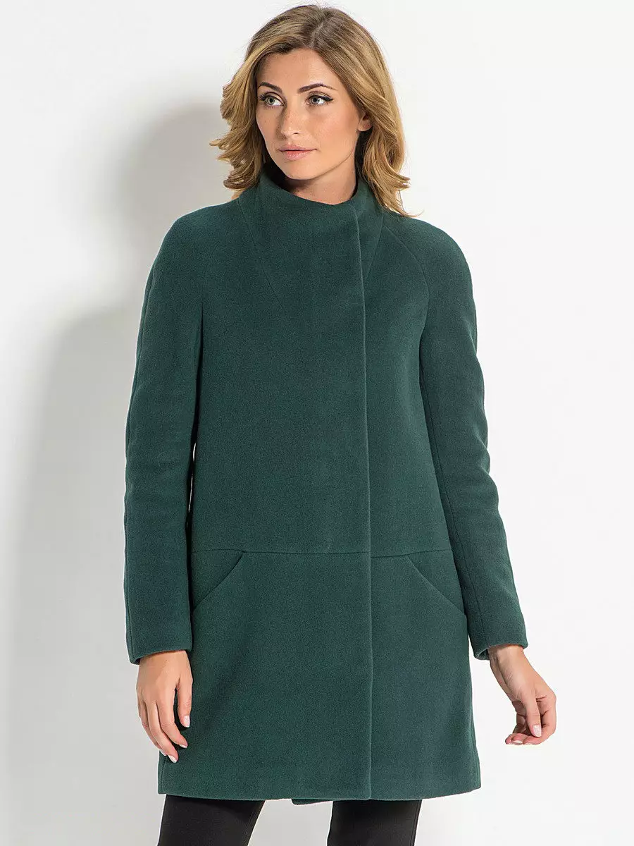 Директно палто (86 фотографии): Женски слој од директна сече, без јака, со која носење, од двоен, долг, краток, трендовски 2021, со јака 559_10