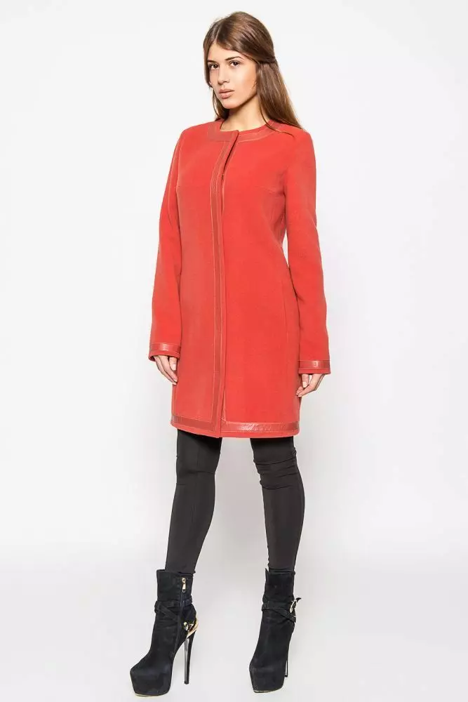Директно палто (86 фотографии): Женски слој од директна сече, без јака, со која носење, од двоен, долг, краток, трендовски 2021, со јака 559_19