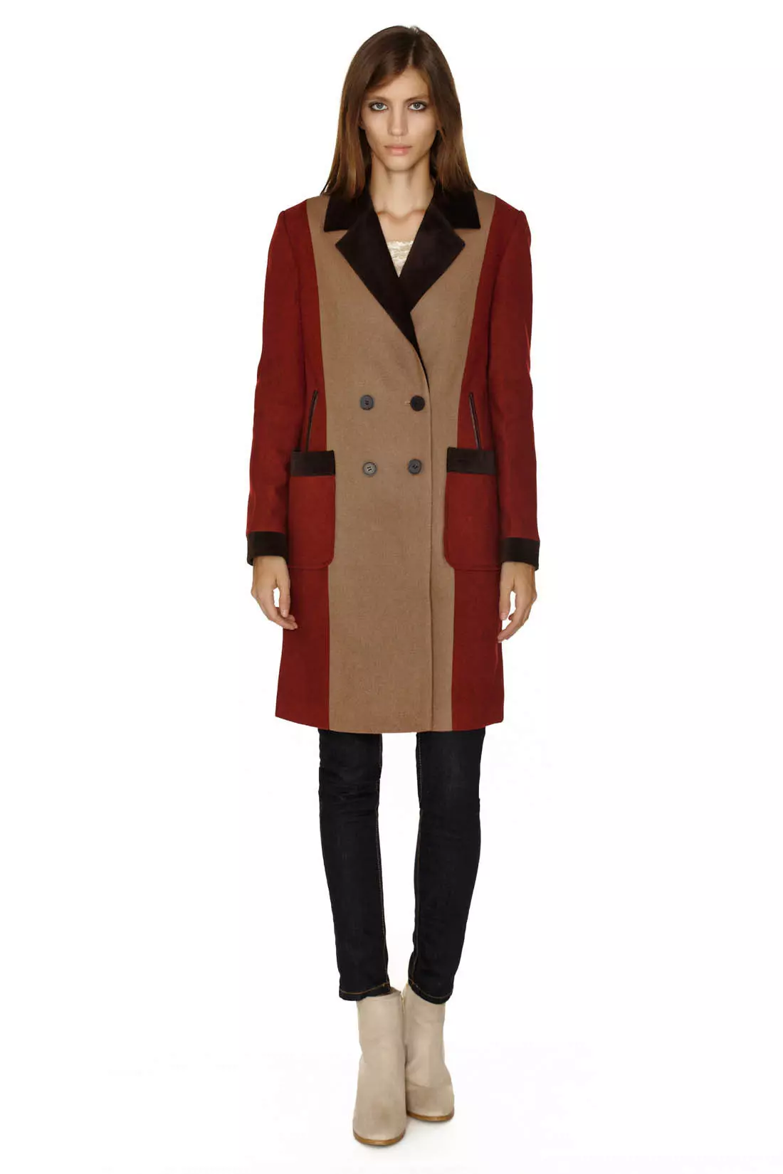 Rovný kabát (86 fotek): ženský nátěr přímého řezu, bez límce, s jakým nosit, od dvacivého, dlouhého, krátkého, trendy 2021, s límcem 559_32