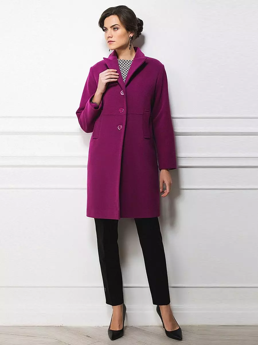Rovný kabát (86 fotek): ženský nátěr přímého řezu, bez límce, s jakým nosit, od dvacivého, dlouhého, krátkého, trendy 2021, s límcem 559_59