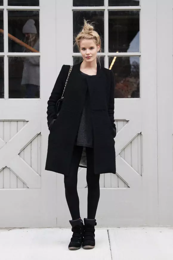 Директно палто (86 фотографии): Женски слој од директна сече, без јака, со која носење, од двоен, долг, краток, трендовски 2021, со јака 559_65