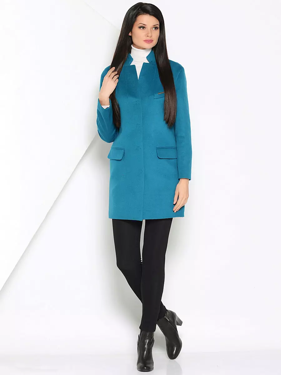 Rovný kabát (86 fotek): ženský nátěr přímého řezu, bez límce, s jakým nosit, od dvacivého, dlouhého, krátkého, trendy 2021, s límcem 559_67