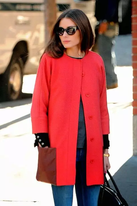 Директно палто (86 фотографии): Женски слој од директна сече, без јака, со која носење, од двоен, долг, краток, трендовски 2021, со јака 559_69