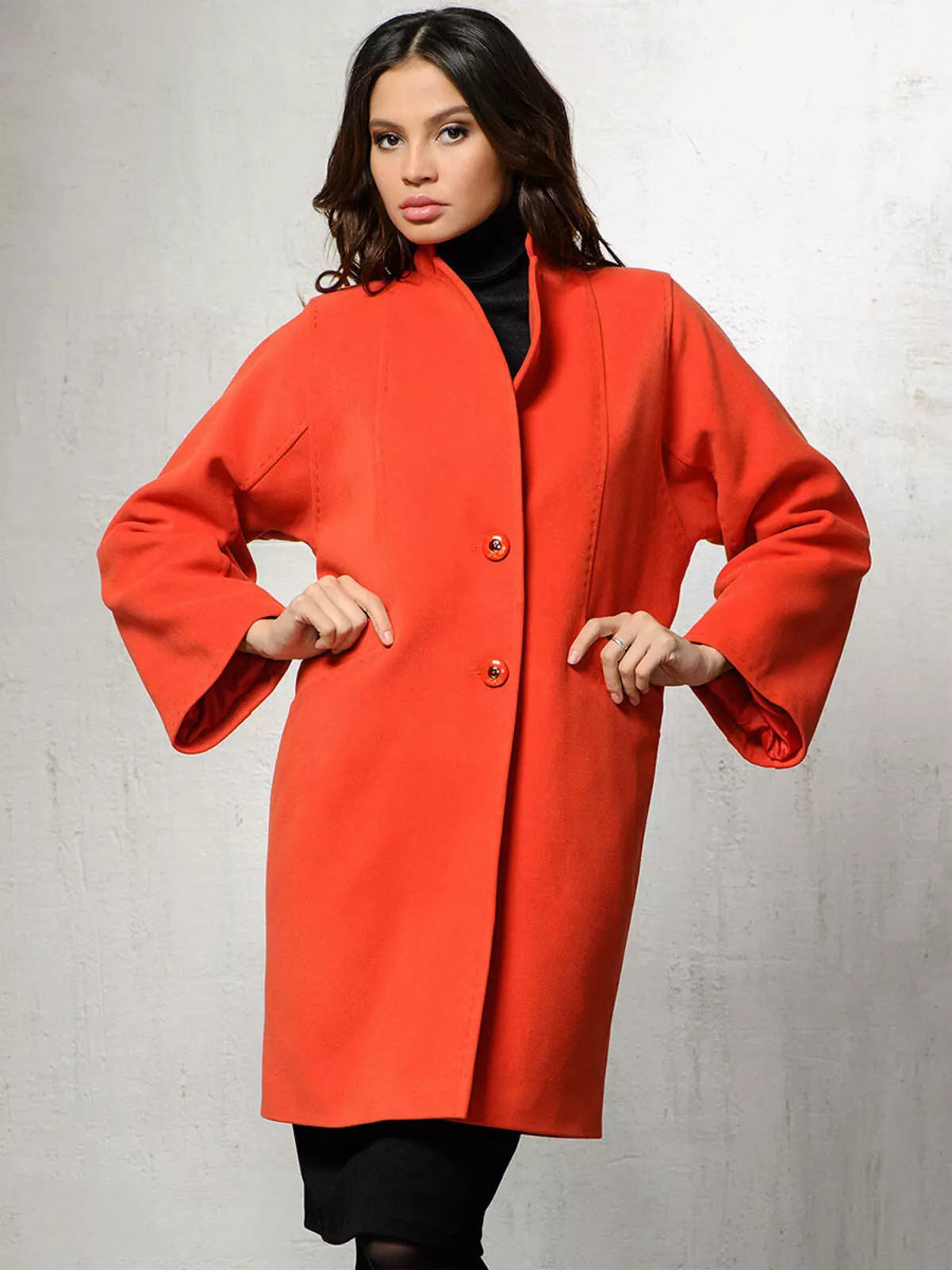Egyenes kabát (86 fotók): Női kabát közvetlen vágás, gallér nélkül, egyharmad, hosszú, rövid, trendi 2021, gallérral 559_70
