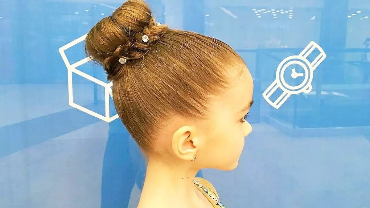 Kapsels voor gymnastiek (29 foto's): Hoe maak je een prachtige hairstyle gymnasts om te presteren? 5601_2