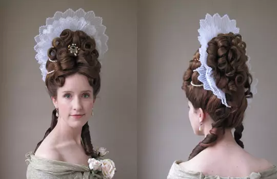 Frizure iz 18. stoljeća (49 fotografija): Kako napraviti žensku frizuru u stilu rococo učiniti sami? Povijest engleskih frizura iz 18. stoljeća i styling u Rusiji 5651_4