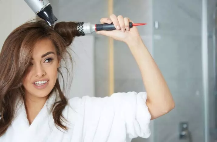 Kväll frisyrer på medium hår (97 bilder): Hur man gör en festlig läggning på håret med medellängd med egna händer? Steg-för-steg-instruktioner för att skapa höga kvinnliga frisyrer hemma 5684_48