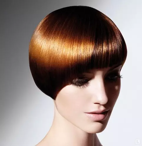 Jednolita fryzura (30 zdjęć): Samica fryzura technologia jednolitego kształtu, podstawowe zasady wykonywania włosów w wieku włosów 5685_15