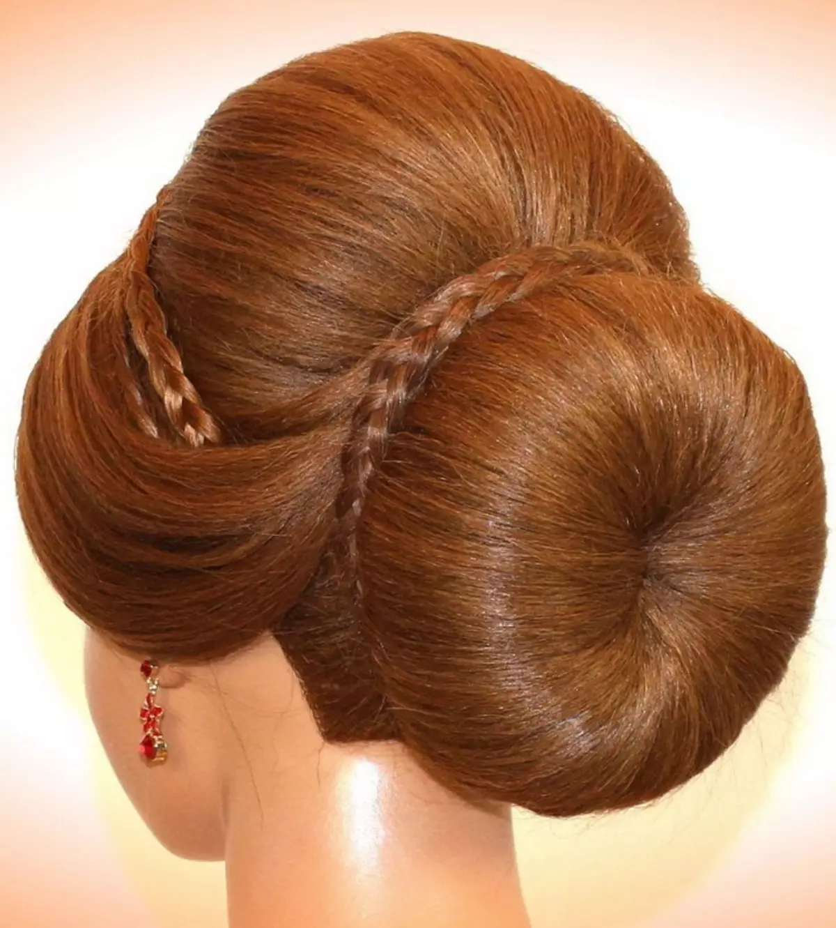 Bundle për flokë të gjatë (58 foto): Si të shpejt të bëjë një hairstyle? Mundësi të bukura për styling të thjeshtë të flokëve në një rreze 5704_49