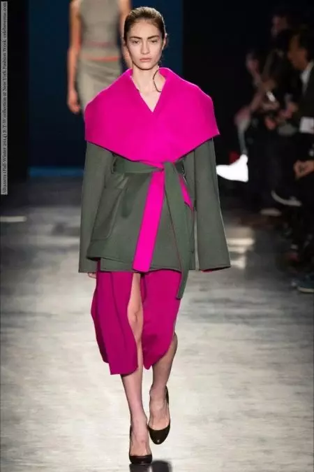 Coat-robe (59 φωτογραφίες): με μια ζώνη, με αυτό που φοράει ένα στρώμα ενός γαλακτικού τύπου, με κουκούλα, παλτό ως μπουρνούζι 2021, με το οποίο φορούν παπούτσι, σύντομα 570_48
