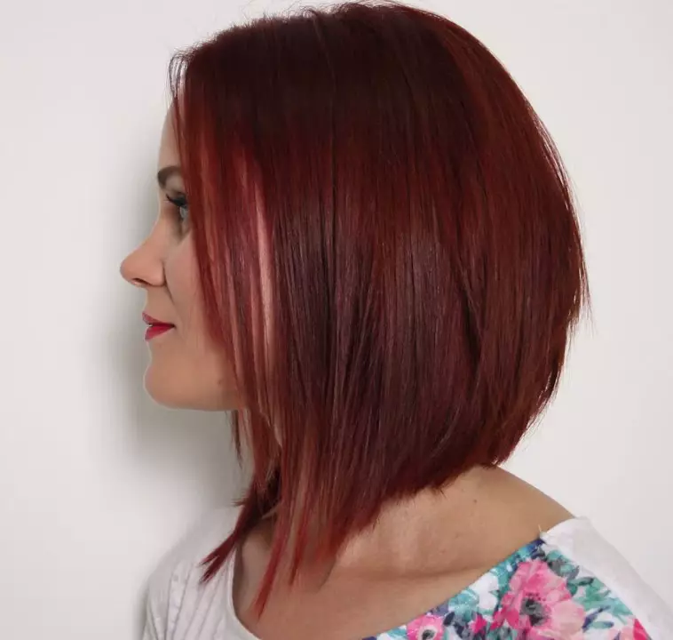 Фризура на средњој коси, давање запремине (61 фотографија): Женске фризуре са волуметријском бојом на коси средње дужине 2021, фризура, дајући двоструку количину 5717_29