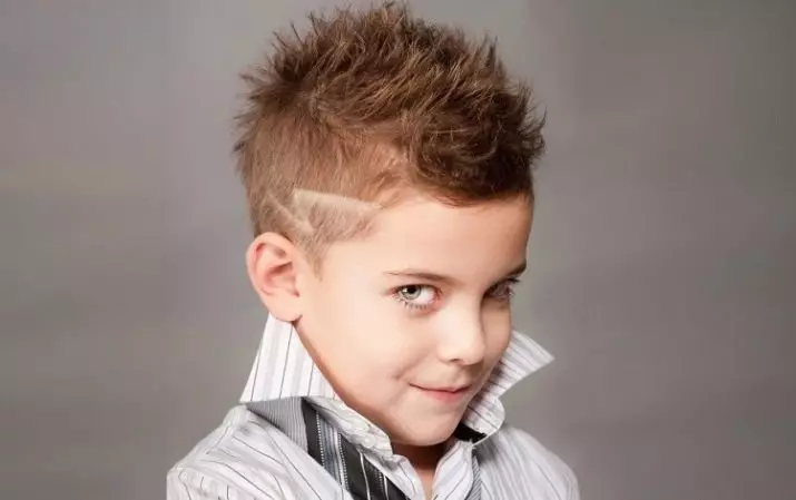ベビーヘアカット（45枚の写真）：子供のためのファッショナブルな短くて長い散髪2021.プローボを持つスタイリッシュなモデルのヘアスタイル 5721_6