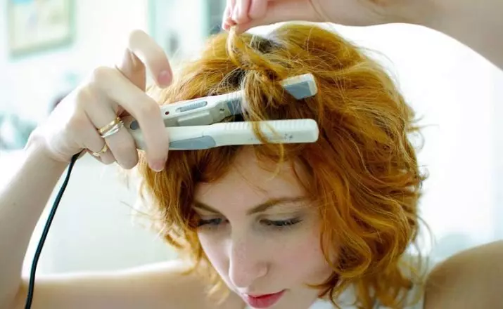Keriti rambut rambut kriting cendhak (72 foto): Keriting wanita modis kanggo rambut kriting 2021, potongan rambut kanggo wanita kanthi rai rai lan rambute wavy 5726_61