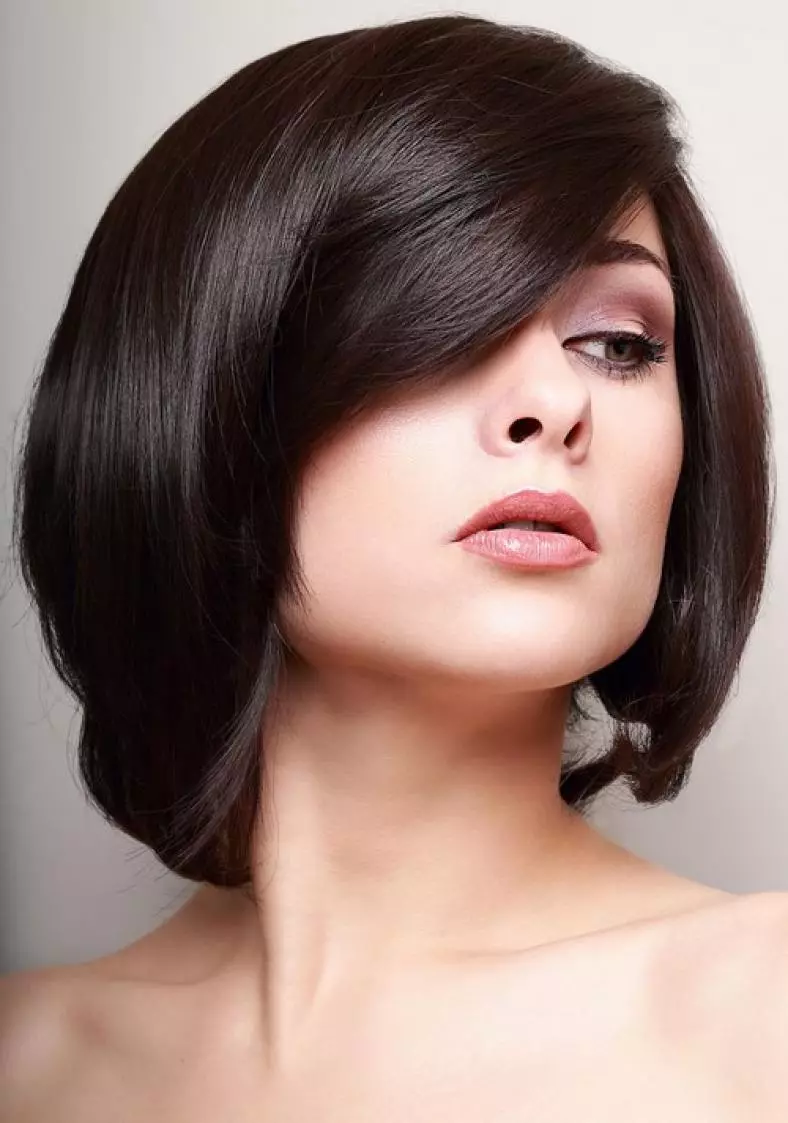 Haircuts (90 bilder): Modell og andre typer kvinnelige hårklipp. Hvordan velge vakre og stilige alternativer? Nye teknikker med navn 5747_50