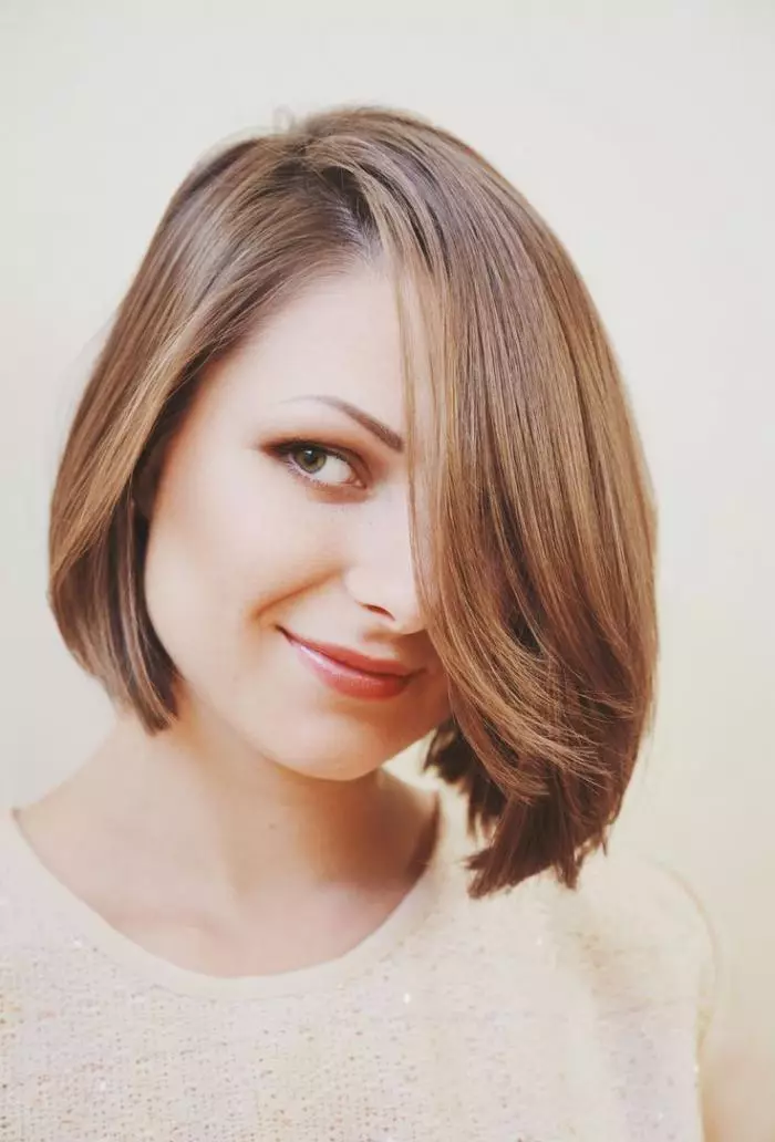 Haircuts (90 bilder): Modell og andre typer kvinnelige hårklipp. Hvordan velge vakre og stilige alternativer? Nye teknikker med navn 5747_8