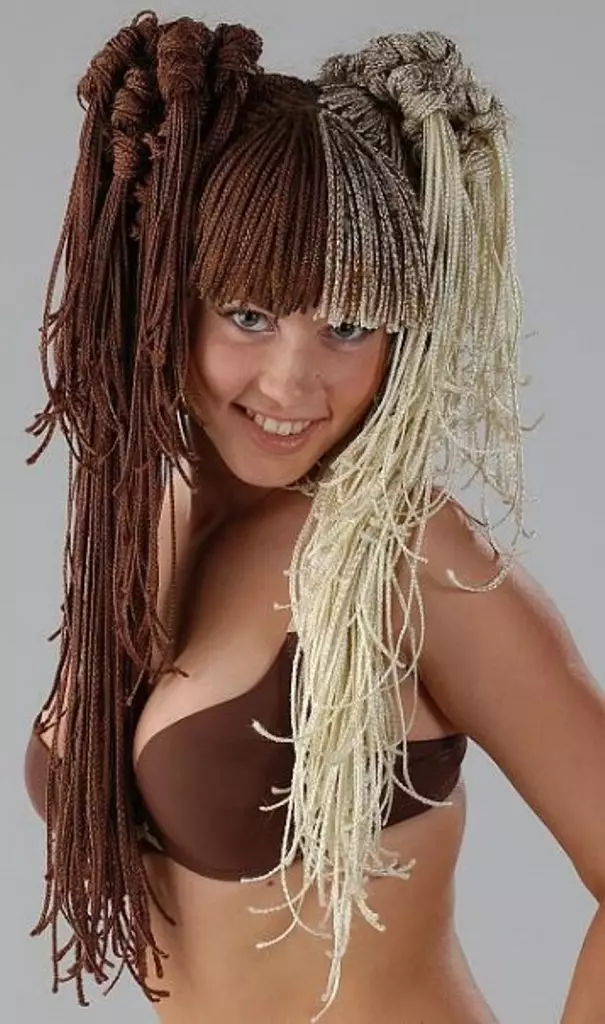Koshets Zizi (67 Fotos): Wie kann man ordentlich spucken Zizi? Wie erstellt man eine Frisur mit dem Imagocos-Mädchen mit kurzen Haaren? Schritt für Schritt Anweisungen zum Weben und Beurteilungen 5748_20